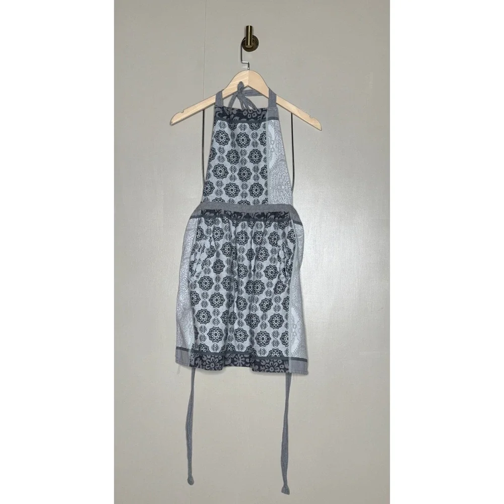 Anthropologie Gray Black Medallion Print Apron Full Bib Waist Tie Kitchen Hostes